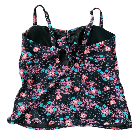 Torrid Tankini Swim Top LIKE NEW Adjustable Front Slimming Size 3 - Picture 6 of 9